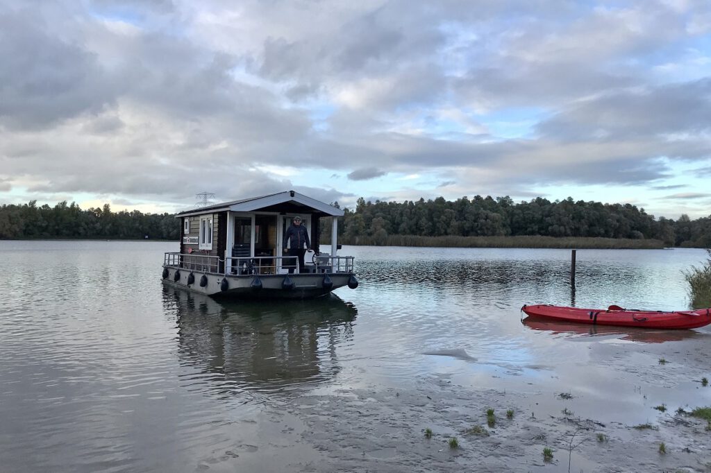 Nationaal Park De Biesbosch | Onthaasten op een blokhutboot
